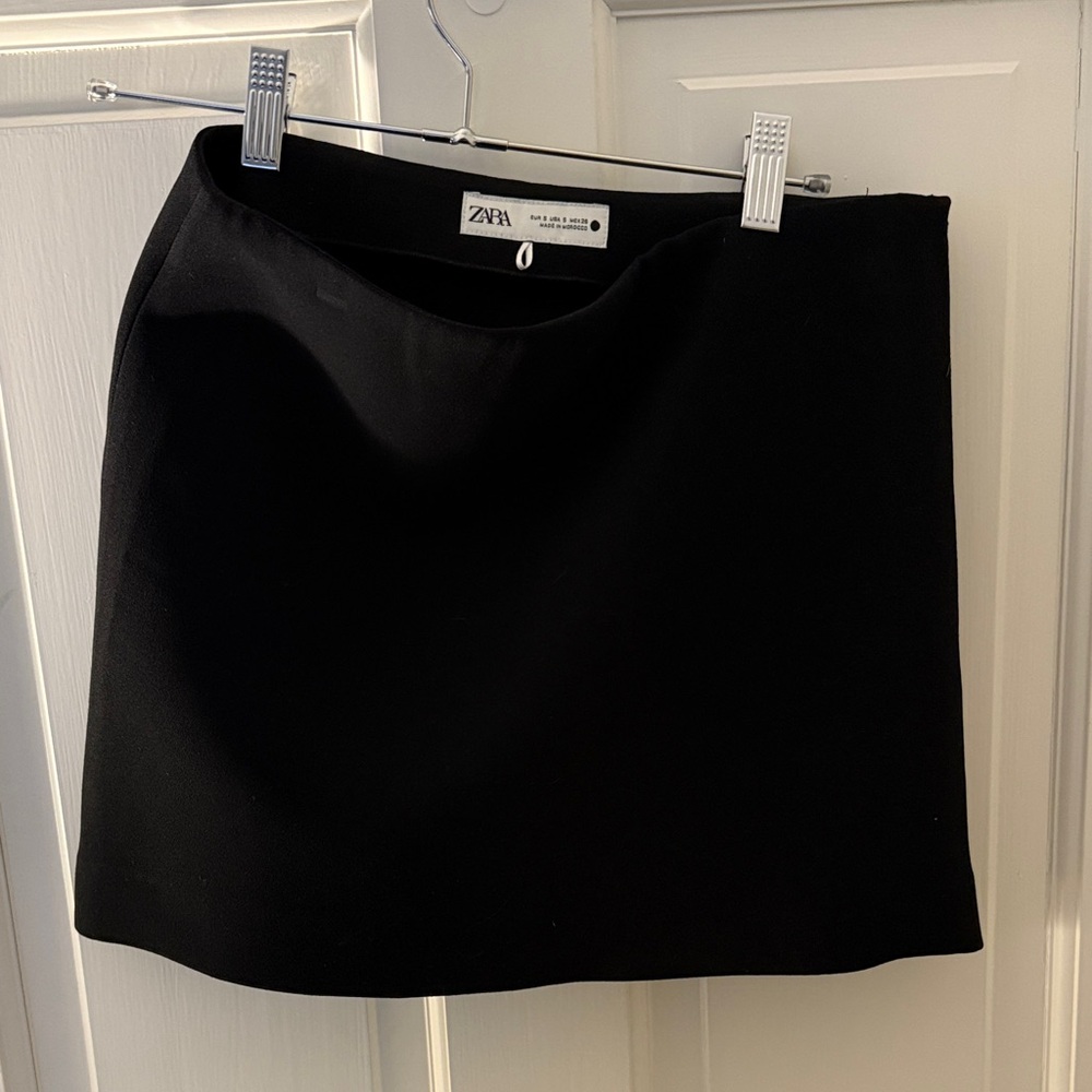 Zara Women's Classic Black Mini Skirt